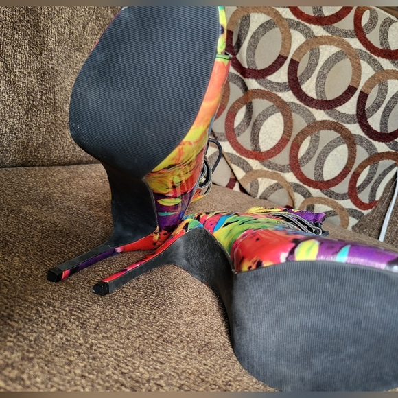 Candie's 4" Lace Up Heels - Picture 3 of 5